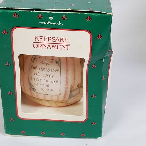 1986 Hallmark Betsey Clark “Home for Christmas” Glass Ornament – Collector’s Ser - Picture 3 of 4